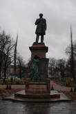Памятник народному поэту Финляндии Й.Л. Рунебергу