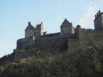 Эдинбургский замок — неприступная крепость.