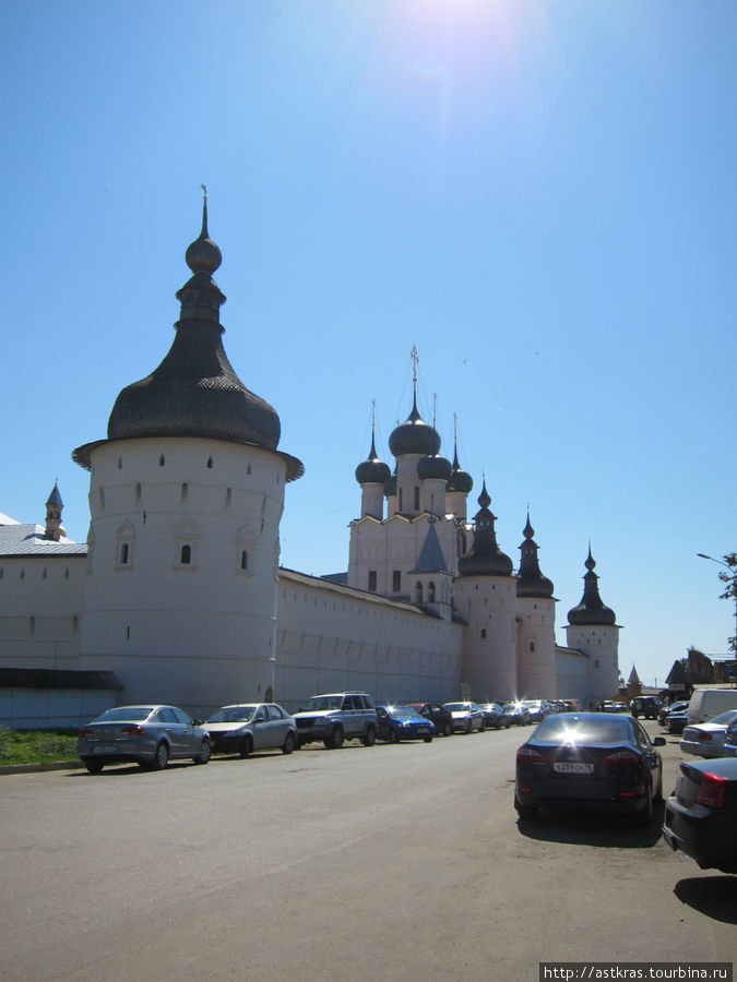 западные башни и стены Ростовского кремля Ростов, Россия