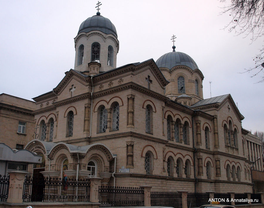 Преображенская церковь Второй мужской гимназии Кишинёв, Молдова