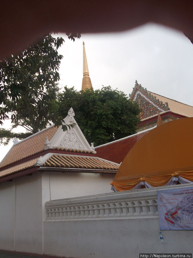 Ват Бовон Нивет Вихан Бангкок, Таиланд