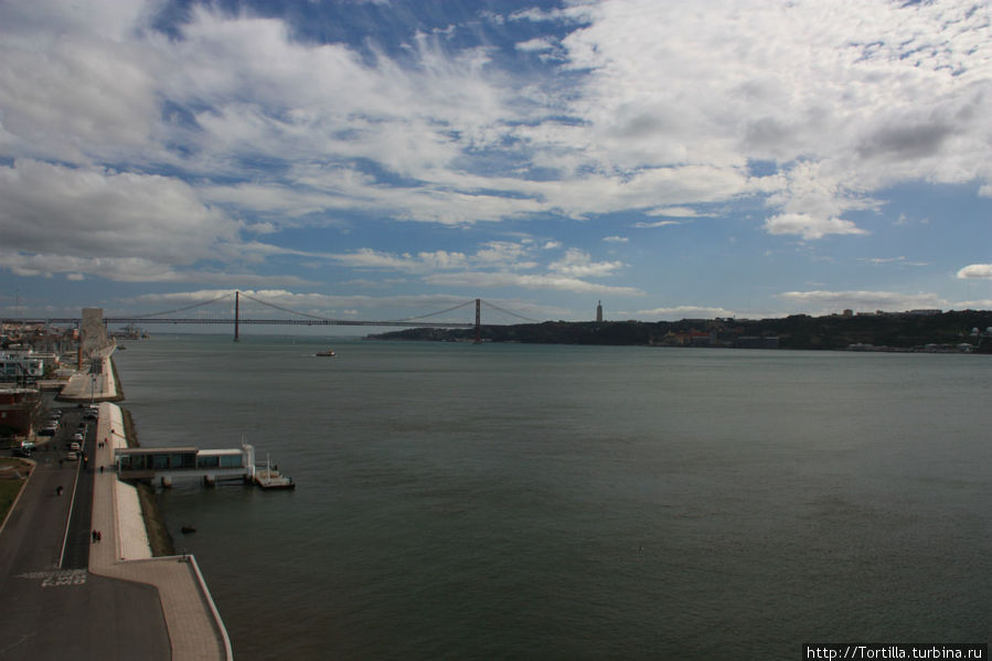 Лиссабон, Белен
Вид на Тежу, Мост 25 Апреля и Санта Христо Лиссабон, Португалия