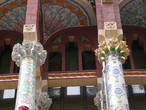 Многоцветные мозаичные колонны