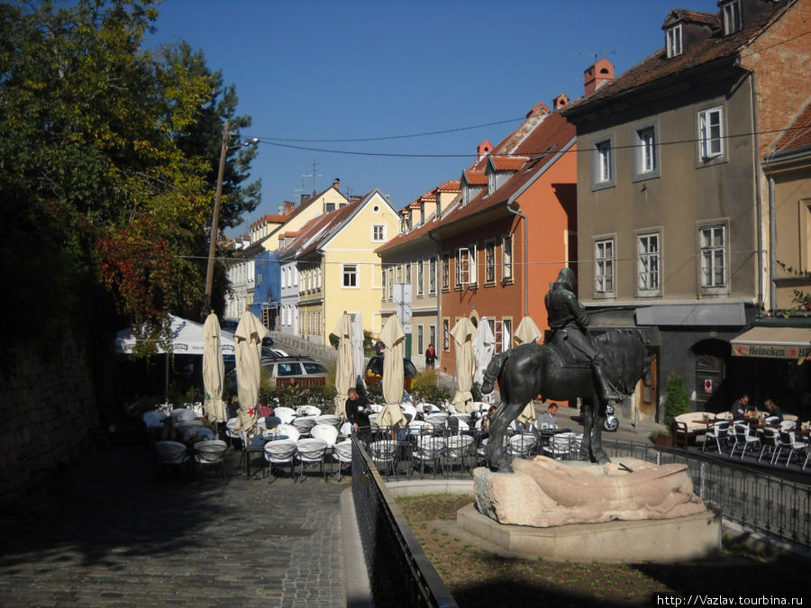 Вдоль улицы Загреб, Хорватия