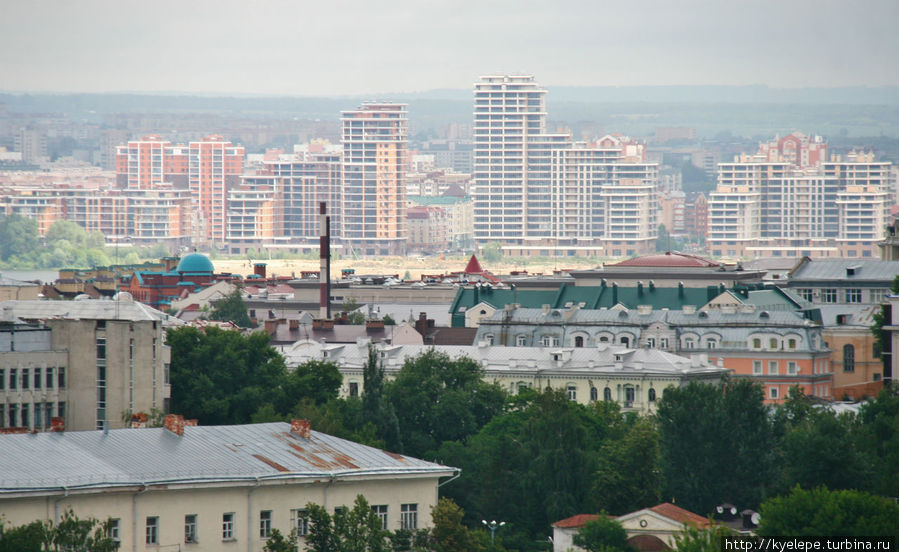 Новые жилые комплексы на том берегу Казанки
