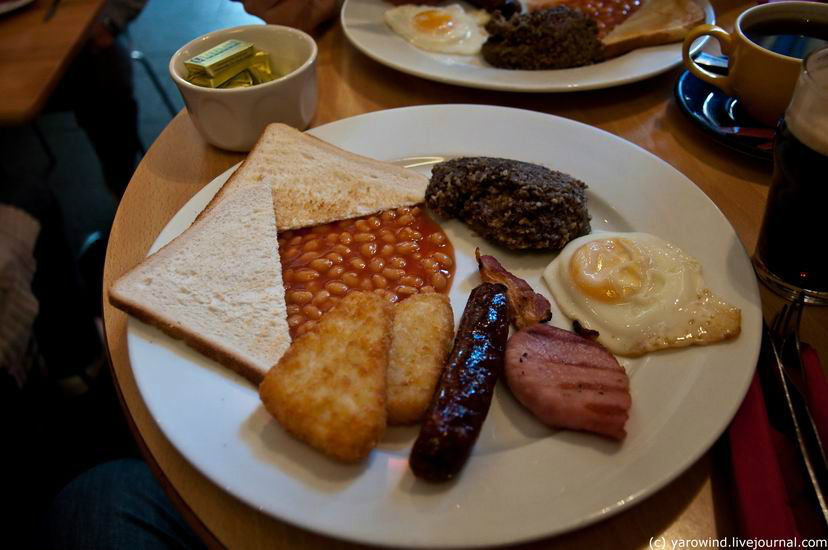 На обед, как ни парадоксально, был большой шотландский завтрак. Эдинбург, Великобритания