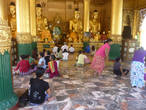 Янгон. Пагода Шведагон. Один из храмов пагоды.
