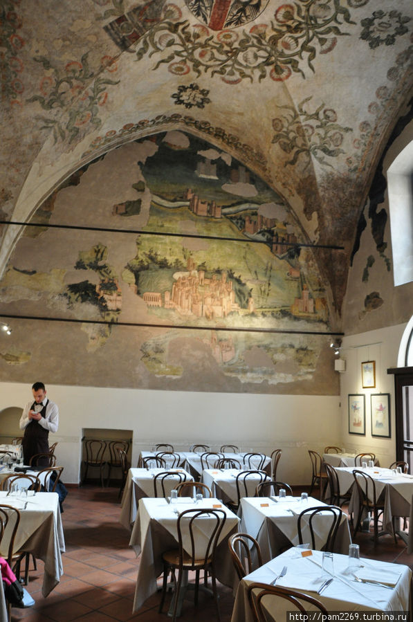 зал ресторана Мантуя, Италия