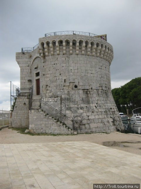 Башня наособицу Трогир, Хорватия