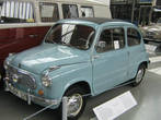 NSU/FIAT Jagst (Fiat-600)
Компактный заднемоторный автомобиль Fiat-600 дебютировал на Женевском автосалоне 1955 года. При длине всего в 3,2 метра он вмещал четырех человек и был доступен по цене широким слоям населения. Шестисотый быстро стал популярным не только в Италии, но и за ее пределами. Его сборка была налажена в июне 1956 года в Германии фирмой NSU/FIAT (под именем Jagst), он налажена в июне 1956 года в Германии фирмой NSU/FIAT (под именем Jagst), он выпускался в Испании (Seat-600D), в Югославии (Zastava-750), в [Fiat-600] Аргентине (Fiat-Concord-600).
Внешне самую раннюю модель Fiat-600 легко отличить по хорошо заметным указателями поворотов на передних крыльях и сдвижным дверным стеклам (в марте 1957 года появились опускающиеся стекла). Двери у первых моделей открывались против движения.