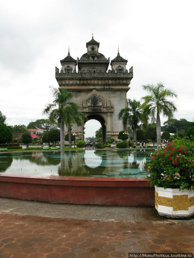 Триумфальная арка Патусай Вьентьян, Лаос