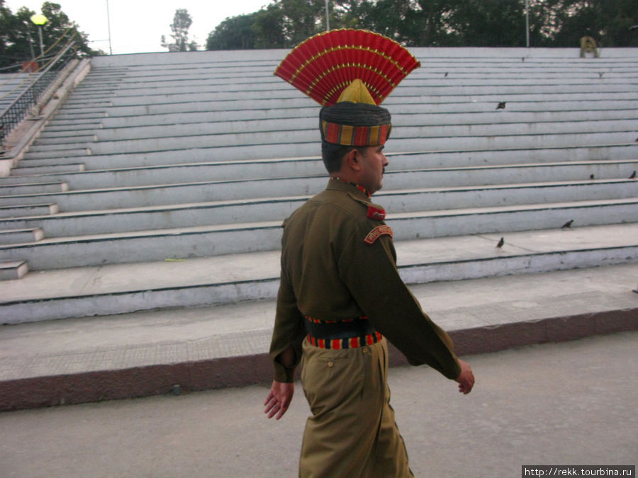 Индия для Чайников-6 - Амритсар - церемония закрытия границы Амритсар, Индия