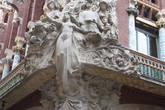 Скульптурная группа, посвящённая героям народных песен Каталонии. Скульптор Мигель Блай.