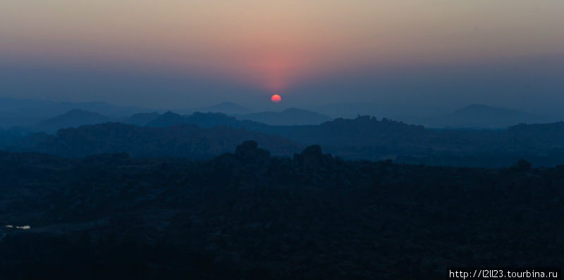 Хампи: закат и рассвет Хампи, Индия