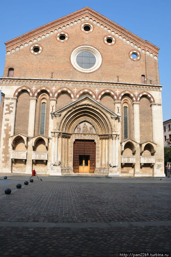Фасад храма. Виченца, Италия