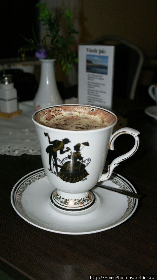 Чашка шоколада с коньячком в Торскафьярдархейди Западные Фьорды, Исландия