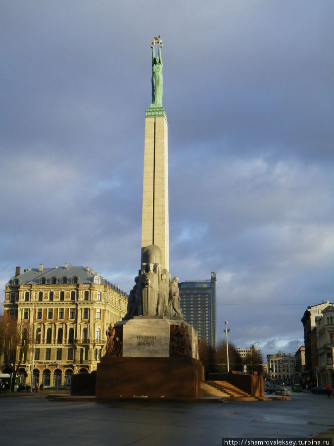 Памятник Латышской Свободе Рига, Латвия