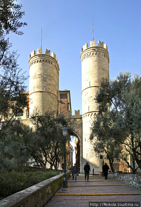 Ворота Порта-Сопрано Генуя, Италия