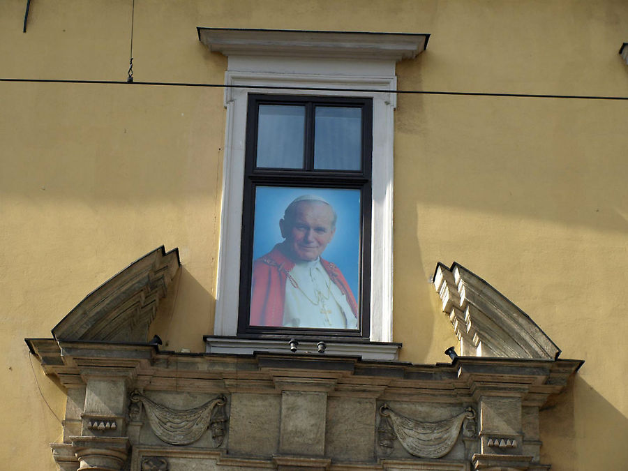 Окно резиденции епископа Польши Малопольское воеводство, Польша