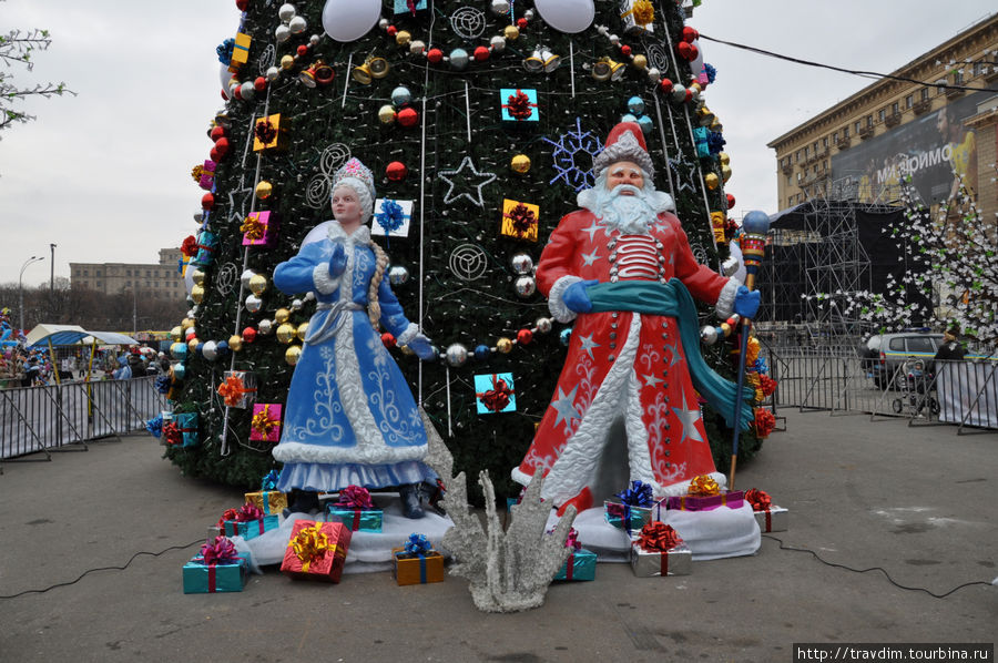 Главная ёлка на главной площади в Харькове Харьков, Украина