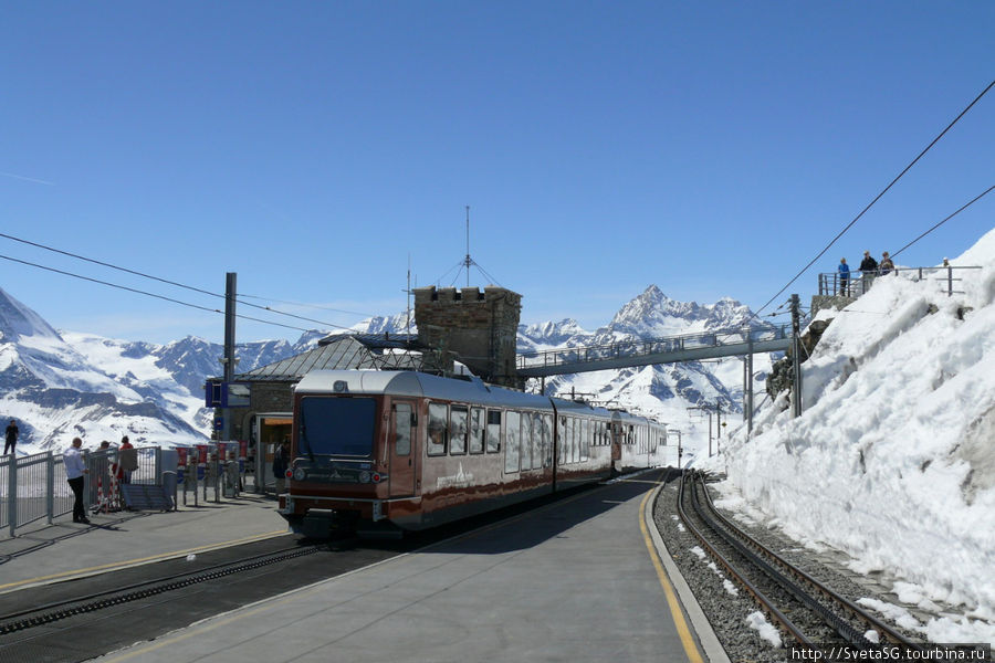 На 3112 метров можно заехать на поезде! Восхищаюсь Швейцарскими железными дорогами! Церматт, Швейцария
