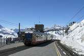 На 3112 метров можно заехать на поезде! Восхищаюсь Швейцарскими железными дорогами!