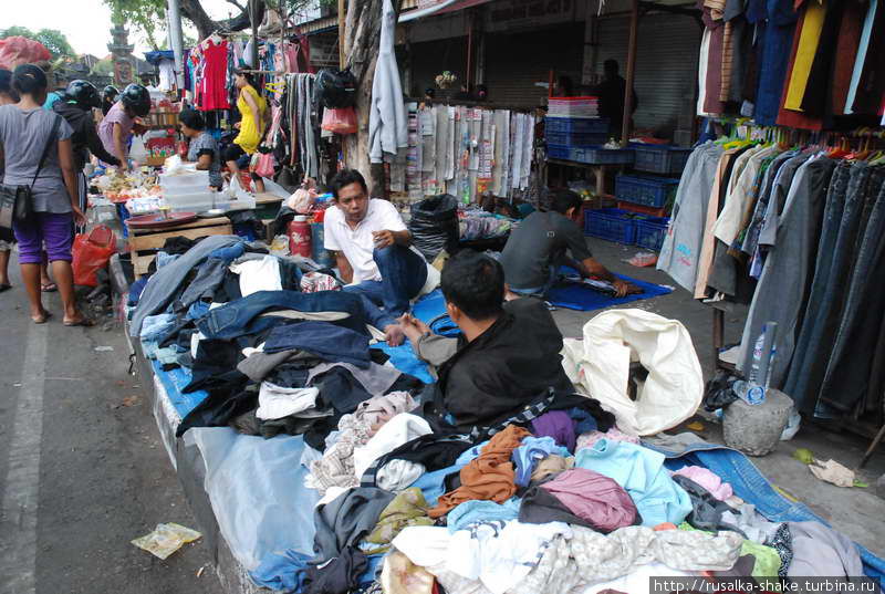 Рыночные зарисовки Гьяньяр, Индонезия