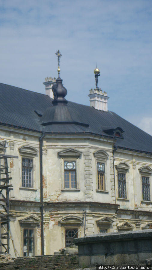 Пoдгорецький замок — ренессансный дворец 16 века