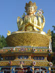 Катманду. Храмовый комплекс Сваямбунатх. Святилище на территории храмового комплекса.  Бодхисатва Авалокитешвара — сострадатель всех Будд и всего человечества.