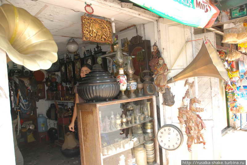 Антикварный магазин Янгон, Мьянма