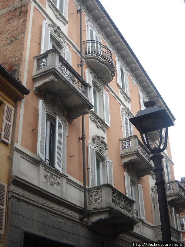 Местная архитектура Асти, Италия