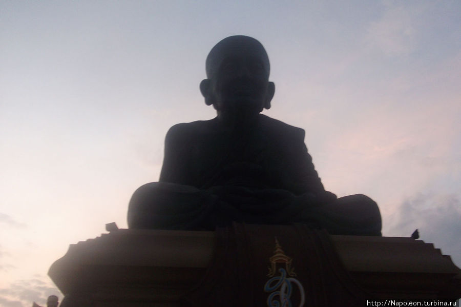 Wat Huay Mongkol
