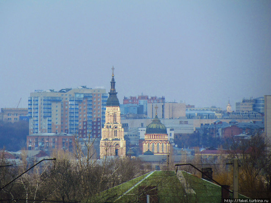 Вид на Собор Благовещения Пресвятой Богородицы, кратко Благовещенский собор Харьков, Украина