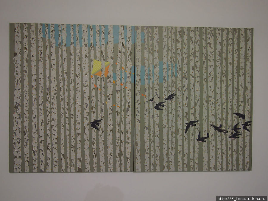 Картина японского художника Аида Макото. Одним из наиболее любимых сюжетов — создание картин из большого количества голых тел. Если приглядется, то стволы деревьев — это люди. Киев, Украина