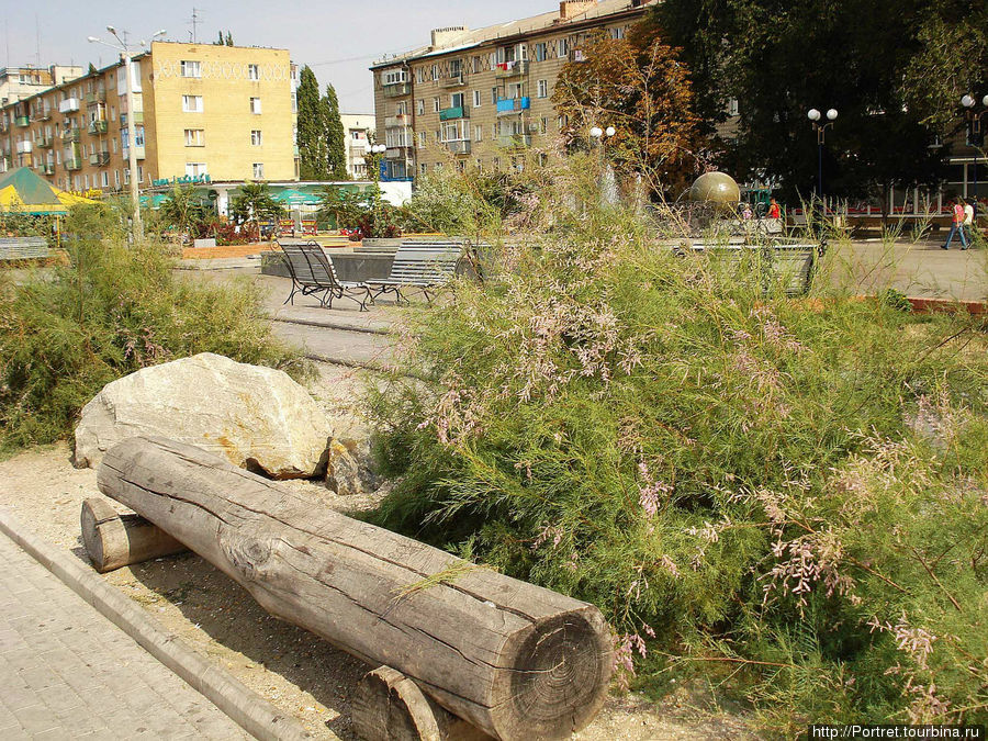 Бердянск: раздолье для скульптур и скамеек Бердянск, Украина