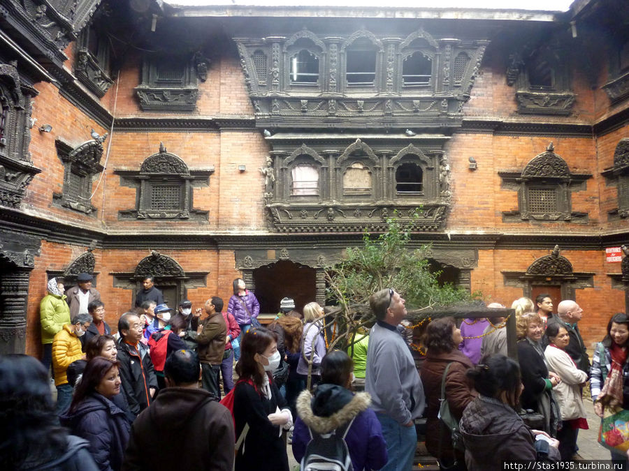 Катманду. Площадь Дурбар. Дворец Воплощенной Девственной Богини Кумари. Катманду, Непал