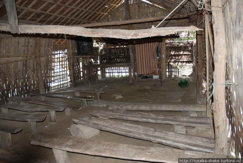 Кинотеатр на три лавки Мраук-У, Мьянма