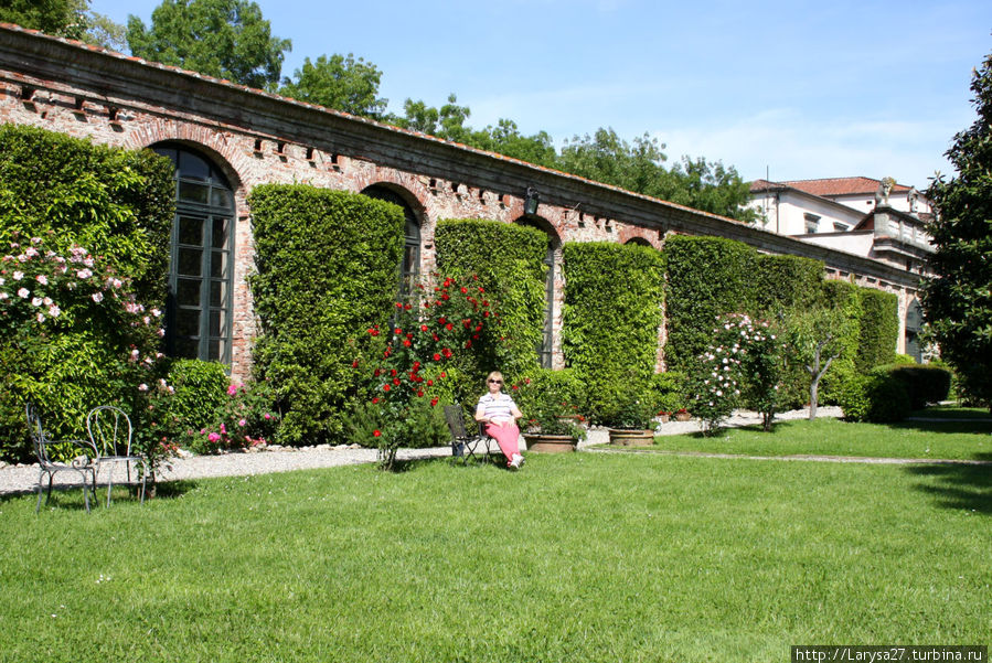 Отдохнуть в саду Палаццо Пфаннер