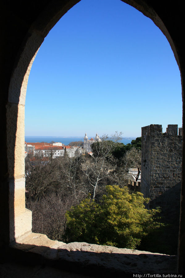 Лиссабон
Вид с крепости Сан Жоржи [Castelo de São Jorge] Лиссабон, Португалия