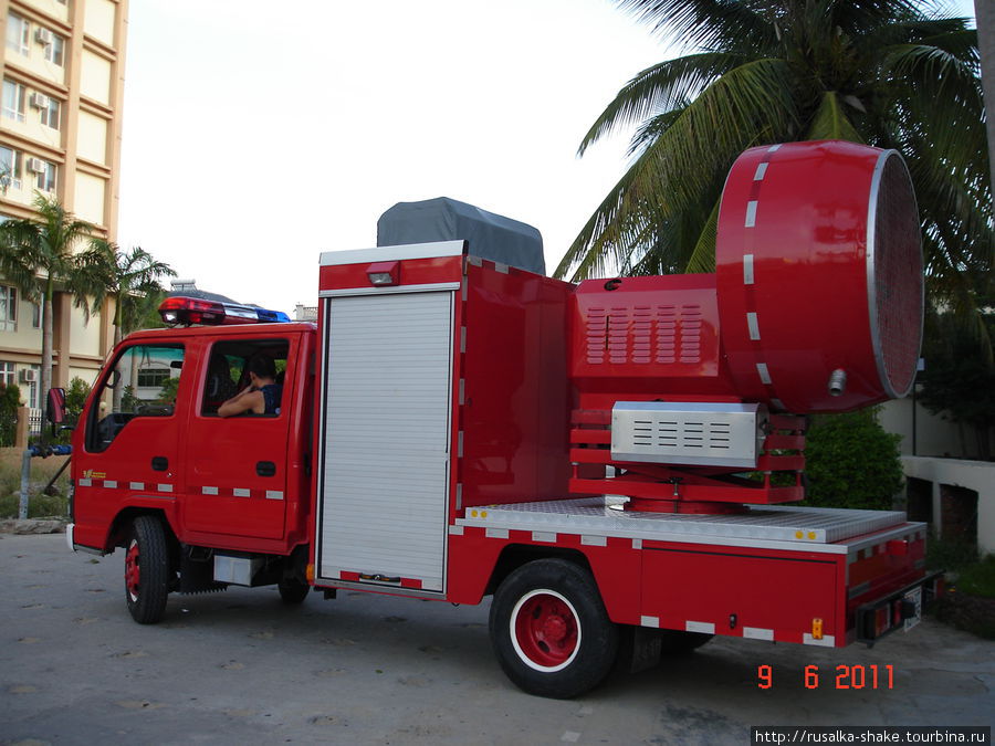 Странная пожарная машина Санья, Китай