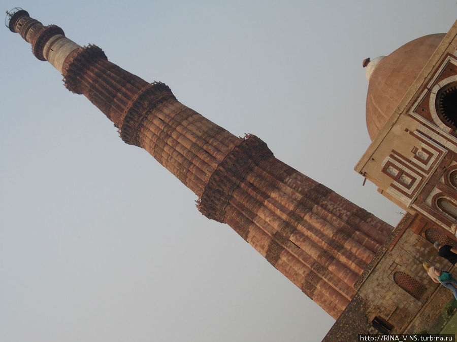 Qutub Minar Дели, Индия