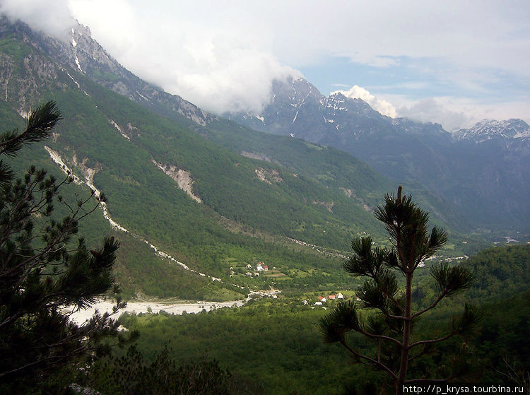 Горный поселок в Албанских Альпах Префектура Шкодер, Албания