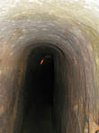 по преданию в пещерах Чернигова водится призрак, и иногда он появляется на фото этого тоннеля