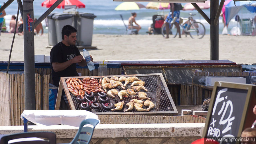 Чирингитос. В них — рыбный шашлык-машлык по-андалузски Малага, Испания