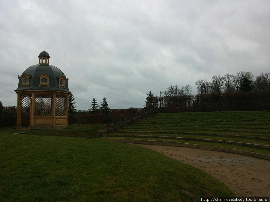 Парк погружённый в сон Рундале, Латвия