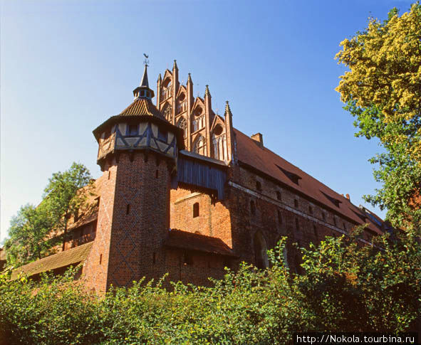 Средний замок. Башня  Куриная Нога Мальборк, Польша