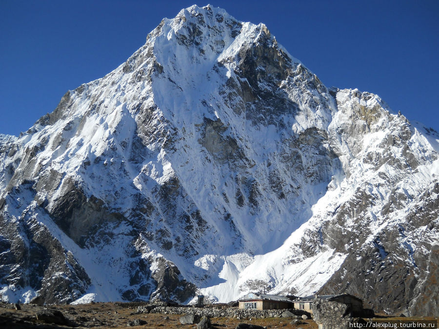 Вид из поселка Дзонгла. Пик Аракам Тсе (Arakam Tse)? — 6423 м Гокьо, Непал