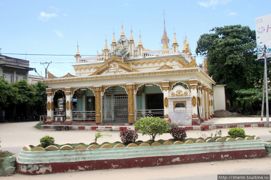 Пагода в Мониве Монива, Мьянма