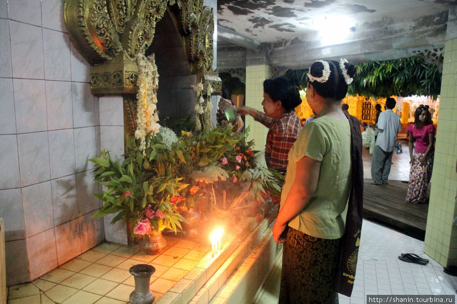 Каждый молится своему Будде — Будде соответствующего дня недели Монива, Мьянма