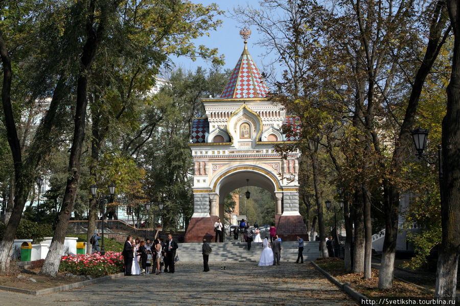 Николаевские триумфальные ворота Владивосток, Россия